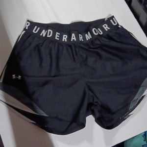 UNDER ARMOR workout shorts size small